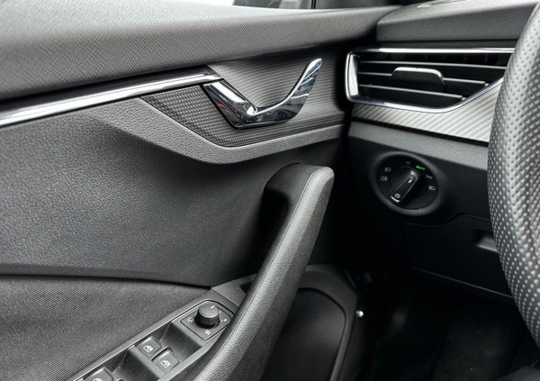 Skoda Kamiq cena 114900 przebieg: 43770, rok produkcji 2020 z Namysłów małe 497